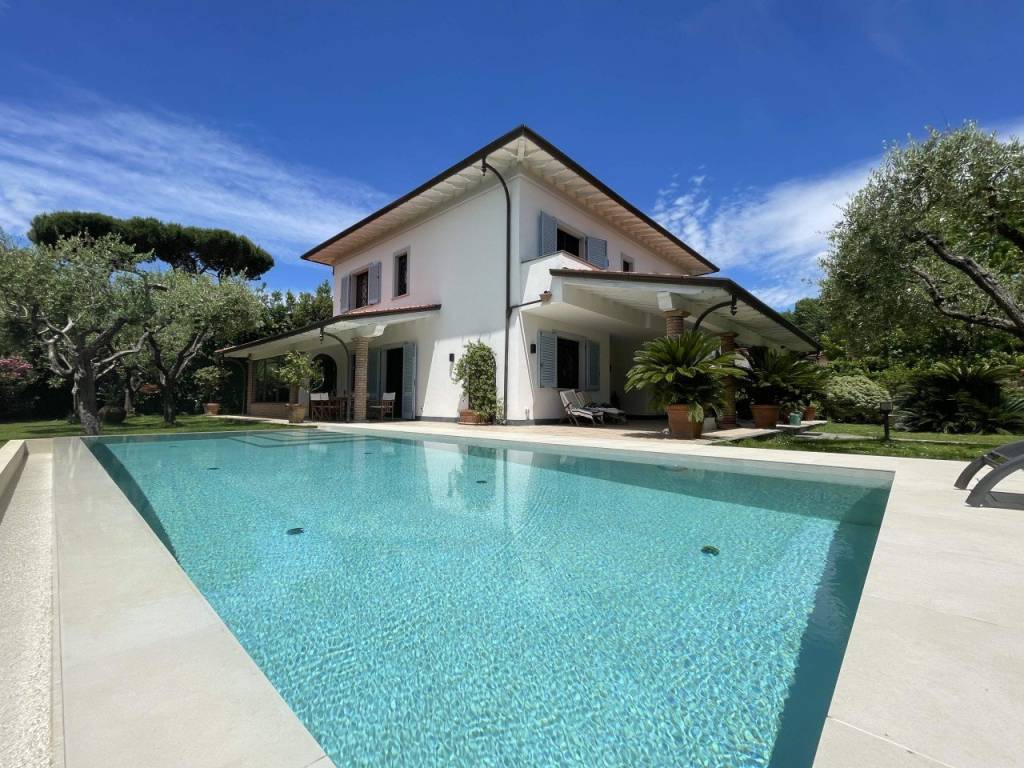 Villa a Pietrasanta in via Bellini, 95 - Foto 3