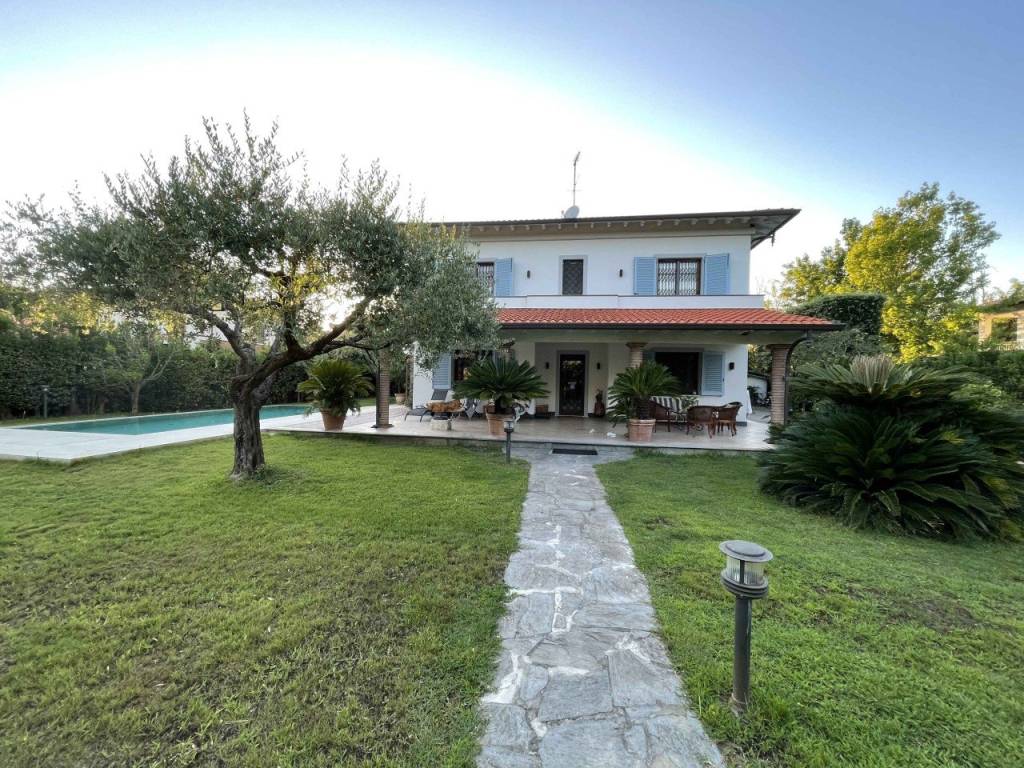 Villa a Pietrasanta in via Bellini, 95 - Foto 4