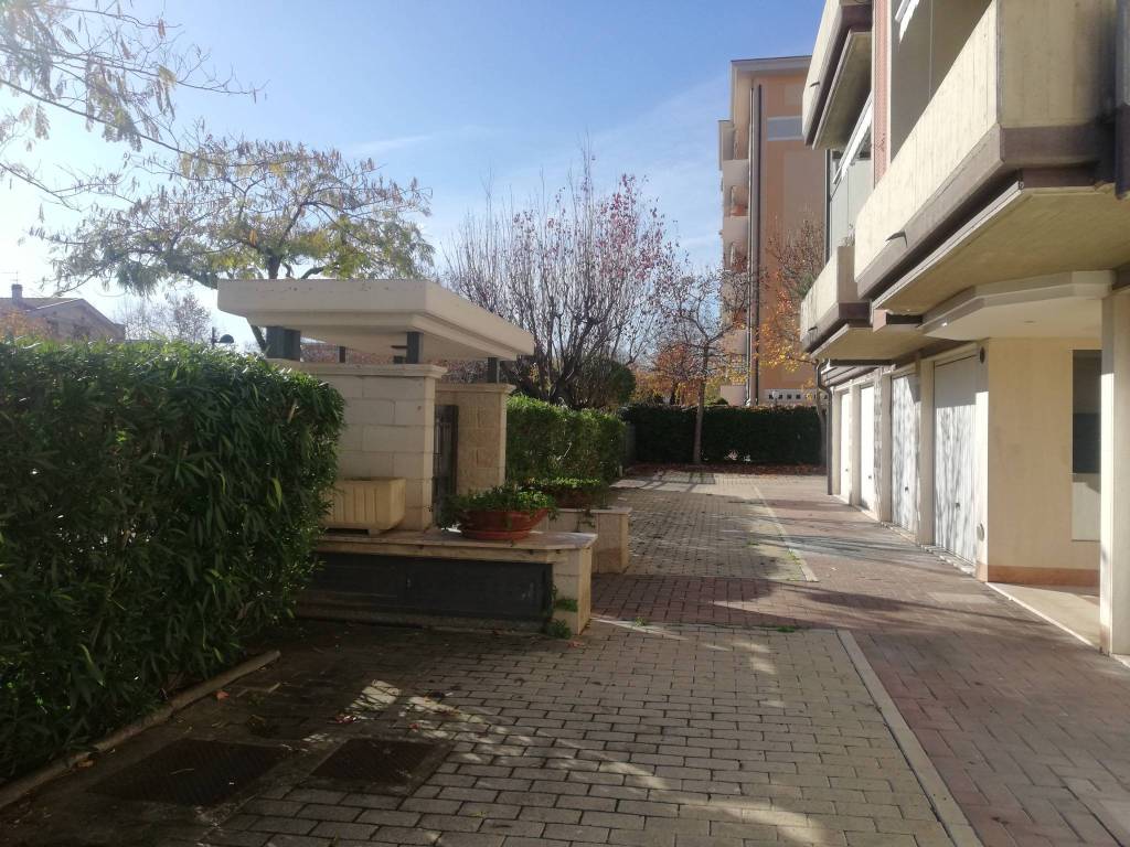 Box / garage a Montesilvano in Via Grecia, 4 - Foto 3