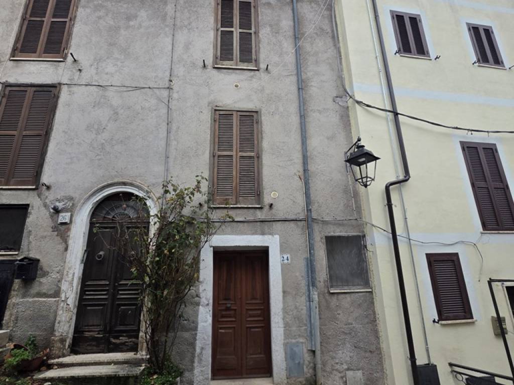 Appartamento a Carsoli in Via Carlo Scarcella, 24 - Foto 2