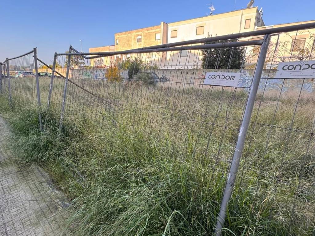 Terreno a Lecce in Via San Pompilio Maria Pirrotti - Foto 3