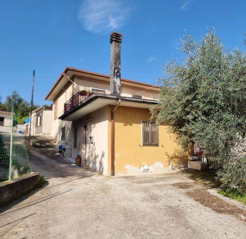 Appartamento a Isernia in Contrada Colle Breccione 24 - Foto 3