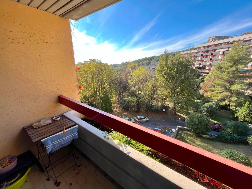 Appartamento a Genova in Via Carlo Lorenzini - Foto 2