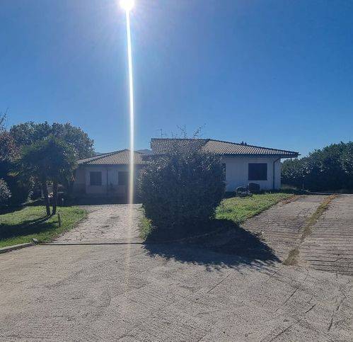 Villa a Isernia in Via G. Tedeschi - Foto 2