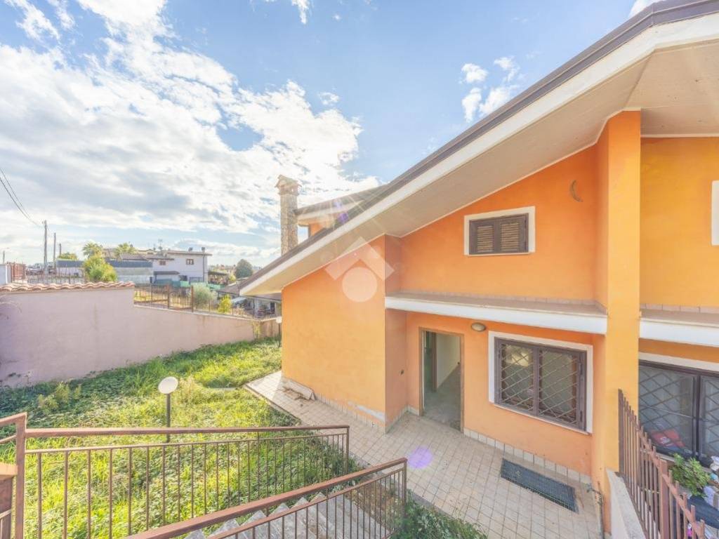 Villa a Guidonia montecelio in Via Guido Reni, 15 - Foto 2
