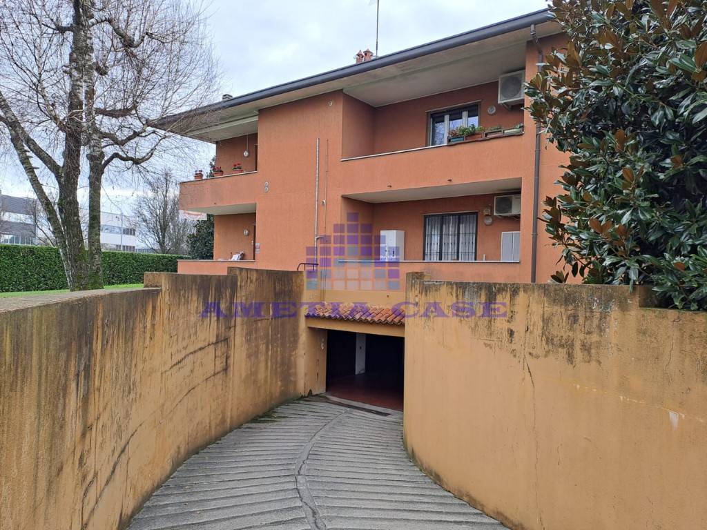 Box / garage a Lomagna in Via Osnago - Foto 2