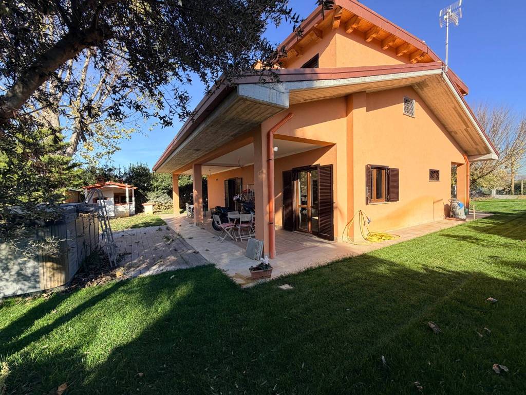 Villa a Ardea in Via Dell' Idrovora - Foto 2