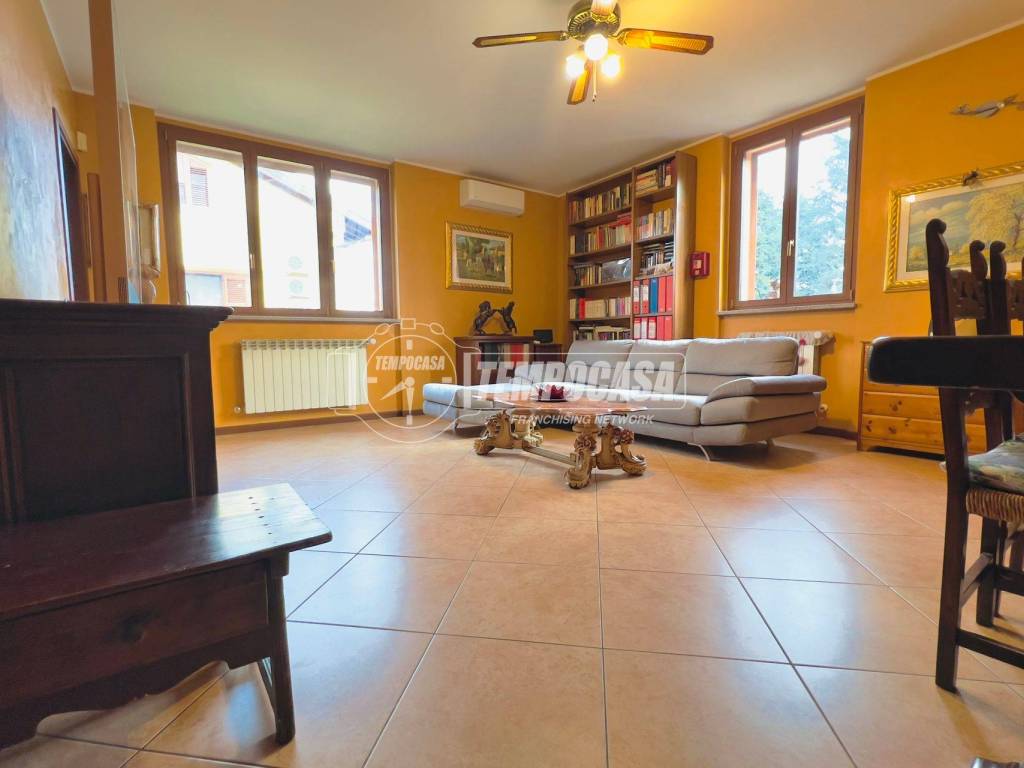 Villa a Lonate pozzolo in Via della Resistenza - Foto 5