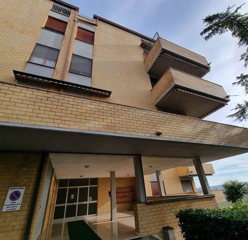 Appartamento a Fermo in Via Beniamino Gigli - Foto 2
