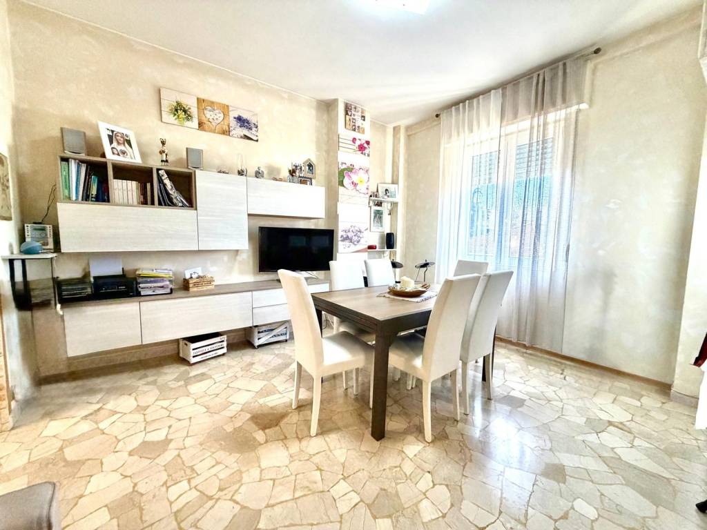 Appartamento a Olgiate comasco in Via Achille Grandi - Foto 2