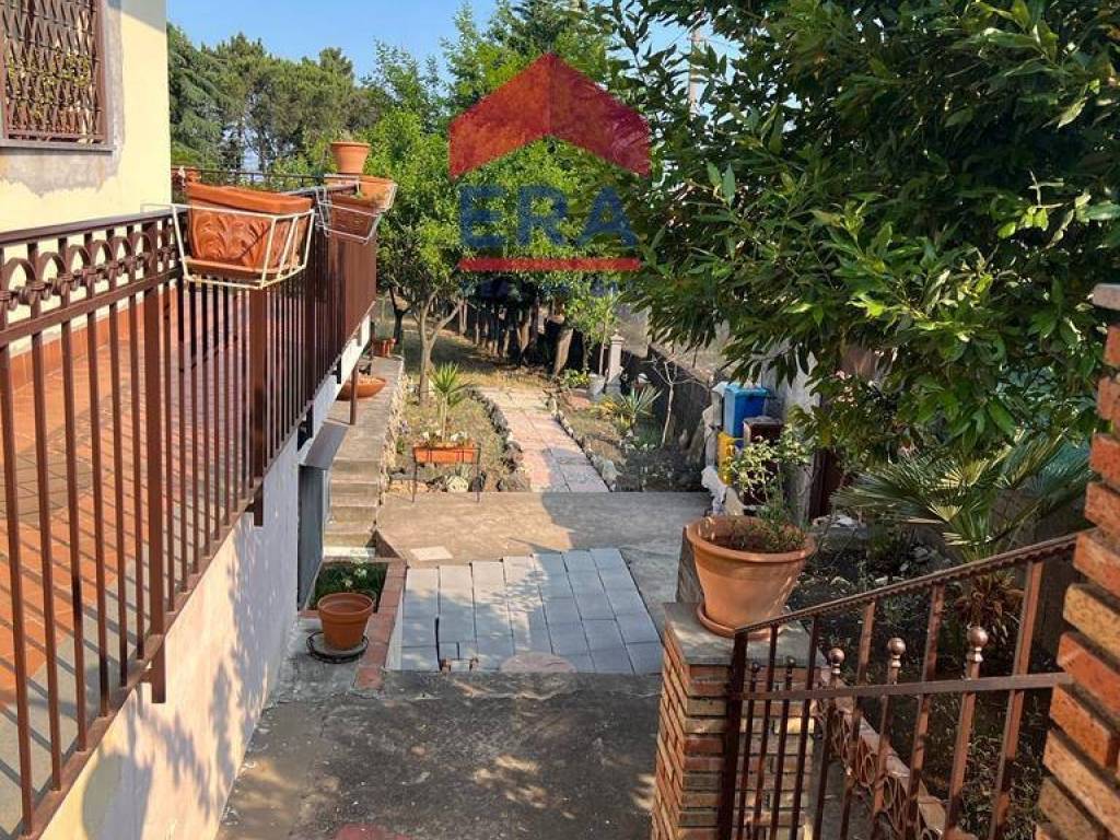 Villa a Nicolosi in Via Grottalunga - Foto 2
