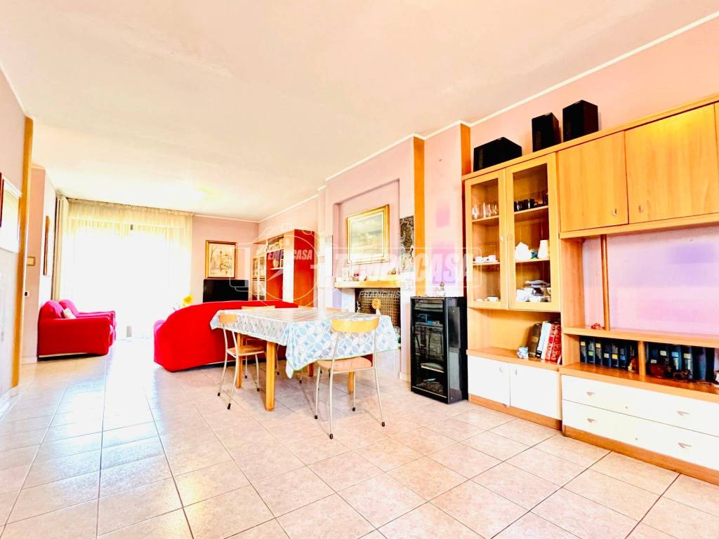 Villa a Lonate pozzolo in Via Giacomo Matteotti, 74 - Foto 2