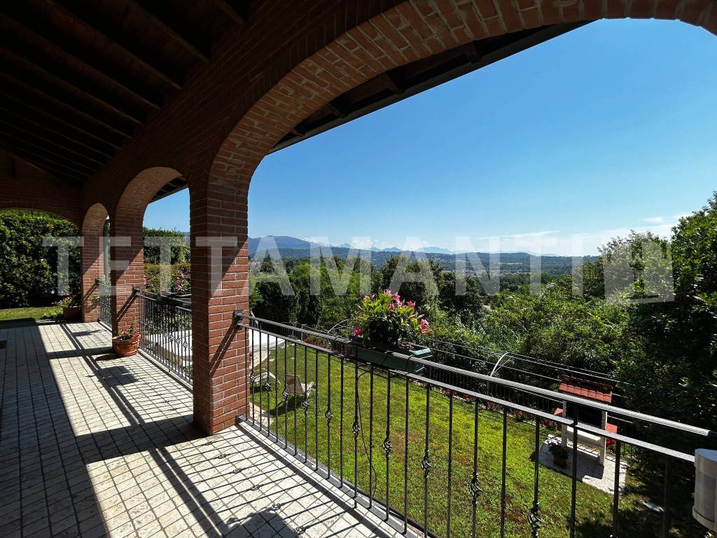 Villa a Casnate con bernate in Via Cantù, 19 - Foto 3