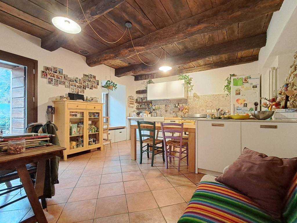 Casa indipendente a La valletta brianza in Via Sara Superiore, 17 - Foto 3