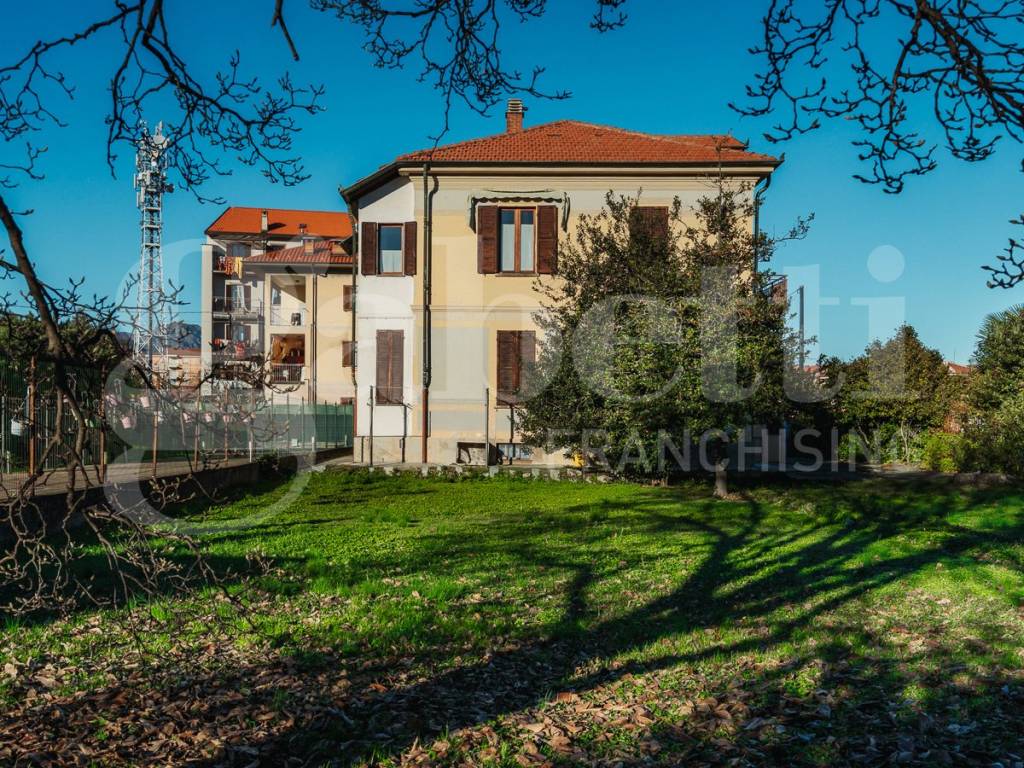 Casa indipendente a Pinerolo in Via Isonzo , 9 - Foto 2