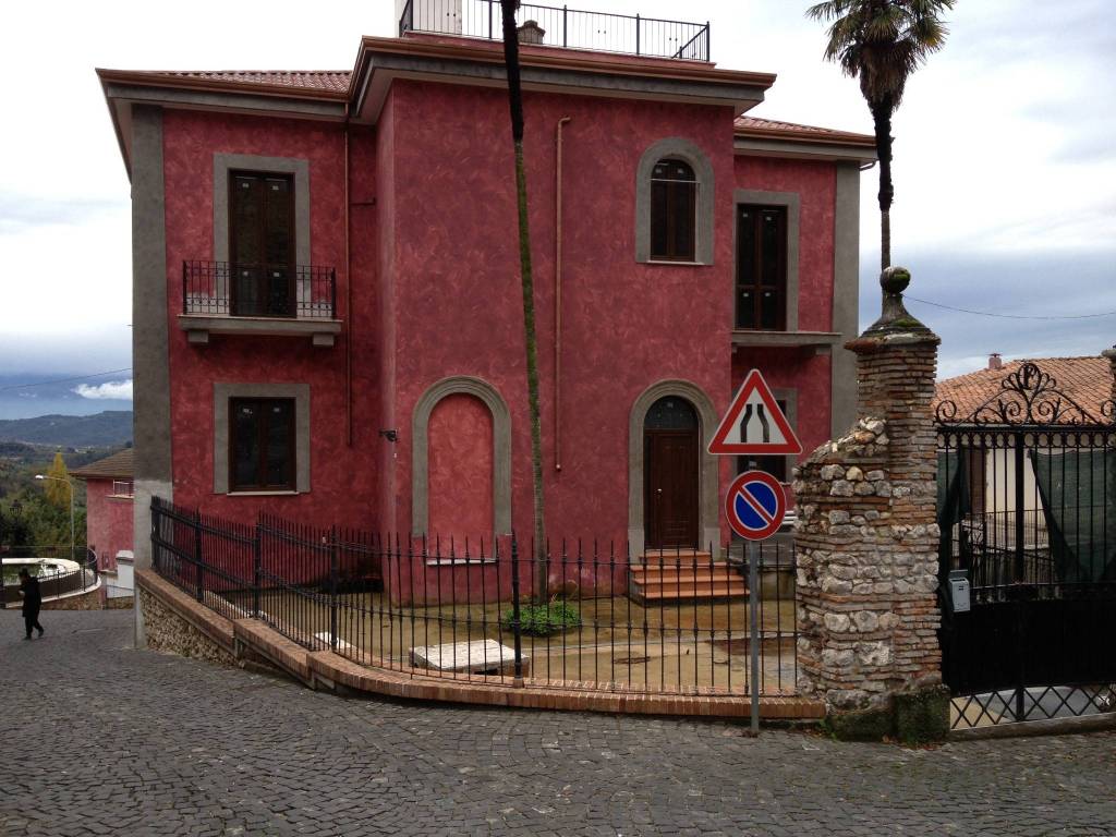 Palazzo / stabile a Serrone in Piazza Francesco Pais - Foto 2