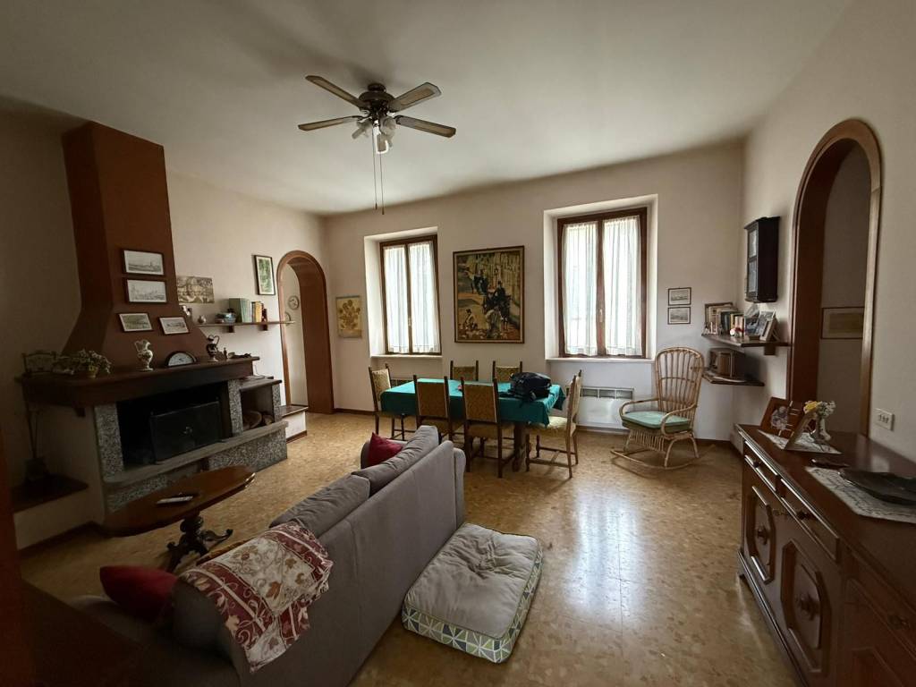 Appartamento a Comabbio in Via Giuseppe Garibaldi, 830 - Foto 4