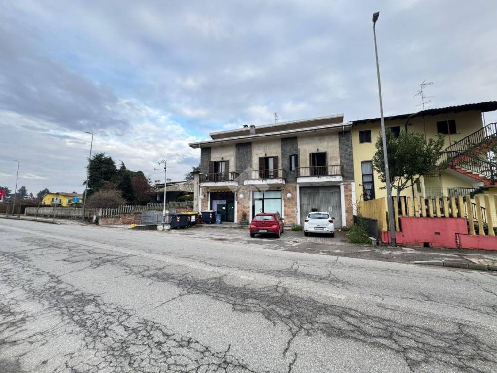 Appartamento a Oleggio in Via Novara, 119 - Foto 2