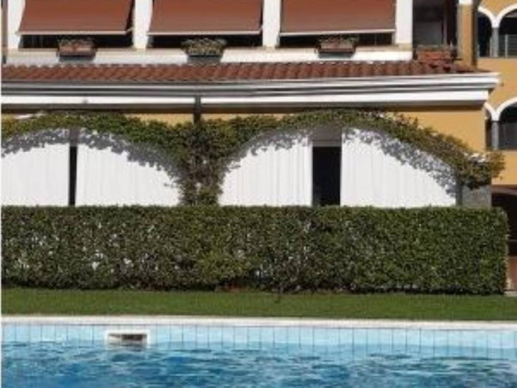 Appartamento a Baveno in Via Repubblica dell'Ossola, 7 - Foto 2