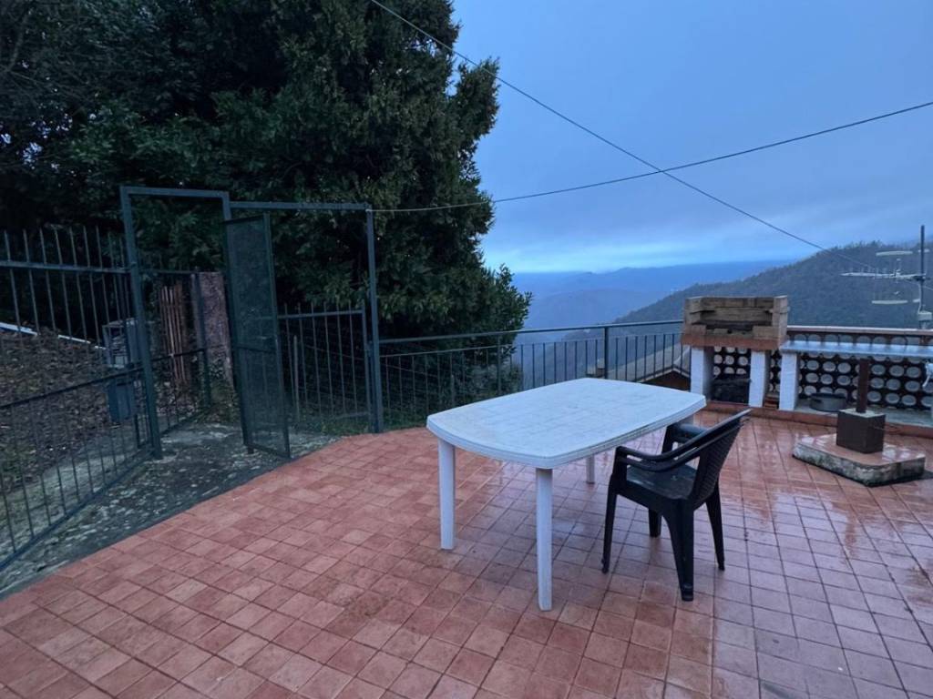 Villa a Lumarzo in Strada Provinciale di Val Fontanabuona - Foto 2