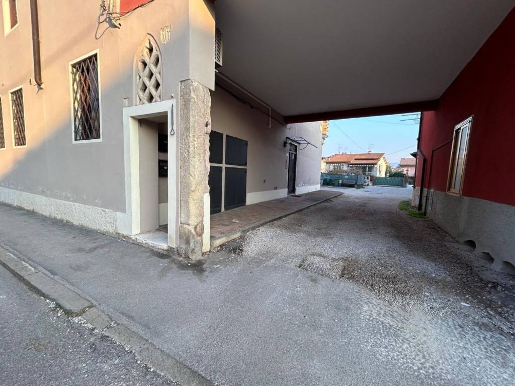 Appartamento a Montecchio maggiore in Via Conti Gualdo, 8 - Foto 2
