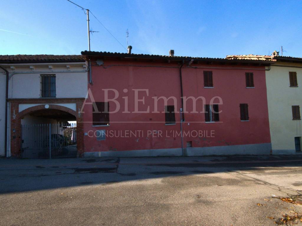 Casa indipendente a Govone in Via San Pietro, 71 - Foto 2