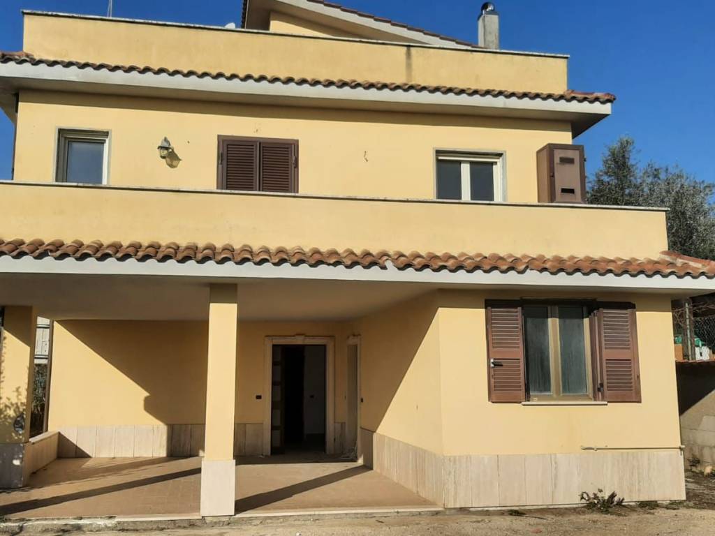 Casa indipendente a Albano laziale in Via degli Ulivi, 10 - Foto 3