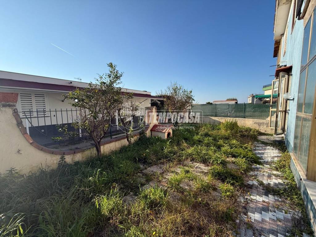 Villa a Giugliano in campania in Via Lago Patria, 247 - Foto 3
