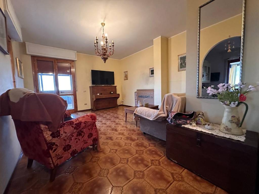Appartamento a Collesalvetti in Via dell'Ortensia, - Foto 2