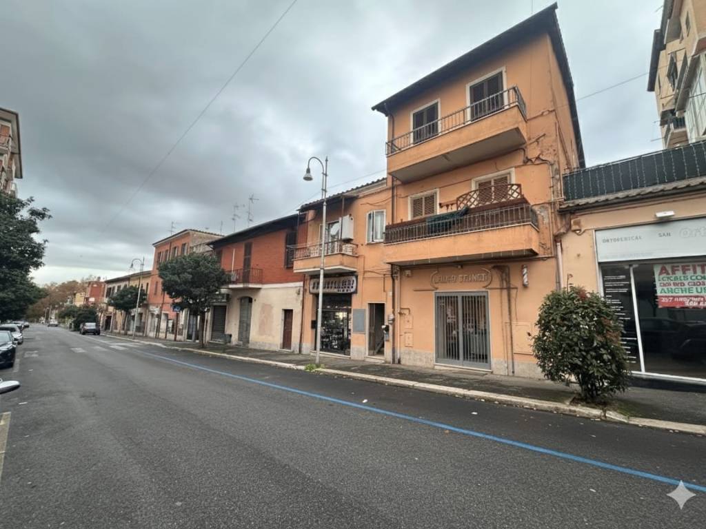Appartamento a Genzano di roma in Via Fratelli Attilio ed Emilio Colabona, 44 - Foto 2
