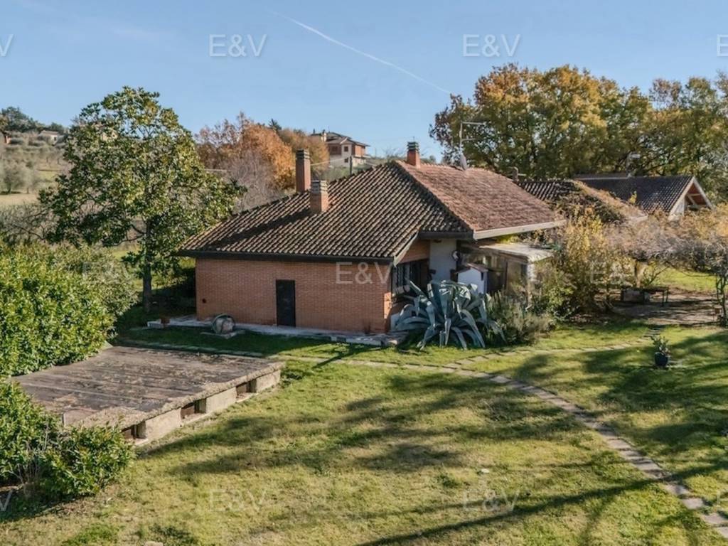Villa a Tuoro sul trasimeno in Località Fonte Sant'Angelo - Foto 4
