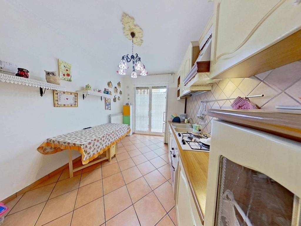 Appartamento a Triggiano in Via Giovanni Casalino, 53 - Foto 4