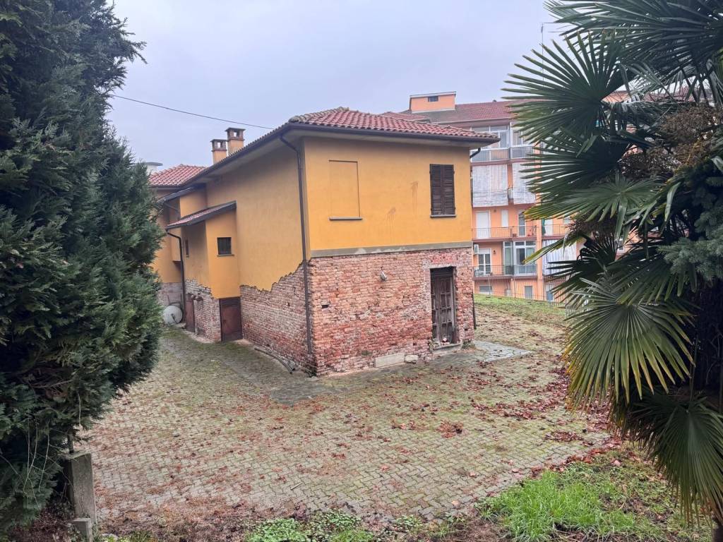 Villa a Asti in Via Leopoldo Fregoli - Foto 2