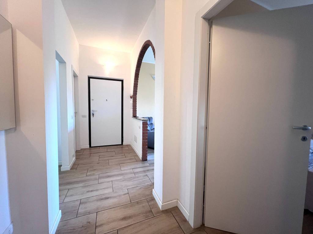 Villa a Caronno pertusella in Via Gran Sasso, 84 - Foto 4
