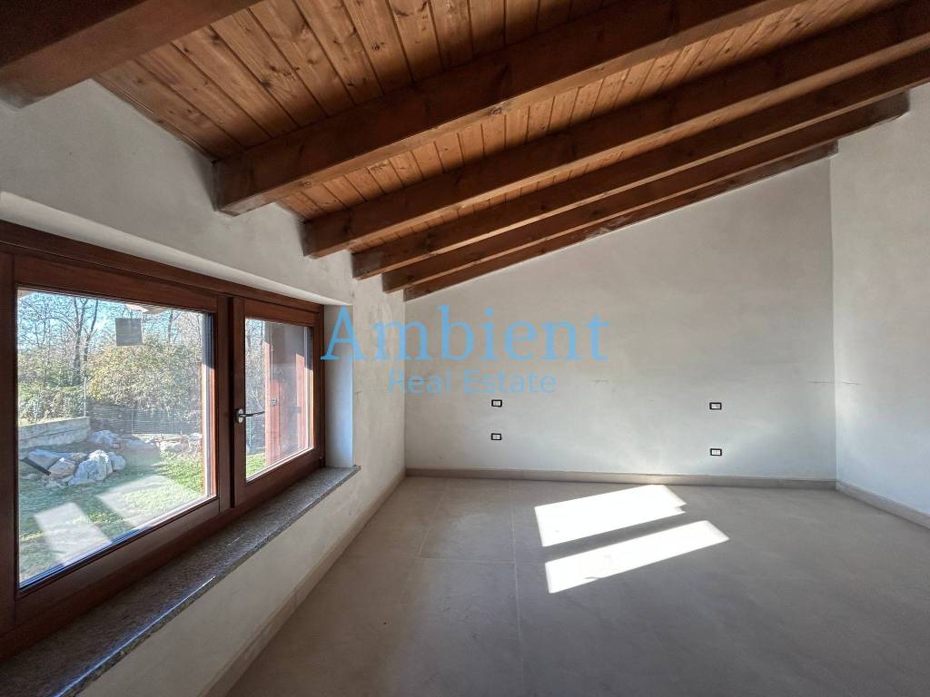 Villetta a schiera a Cadrezzate con osmate in Via Mario Vallerini - Foto 2