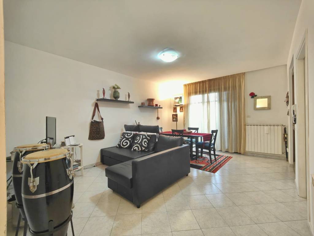 Appartamento a Campi bisenzio in Via Mille - Foto 2