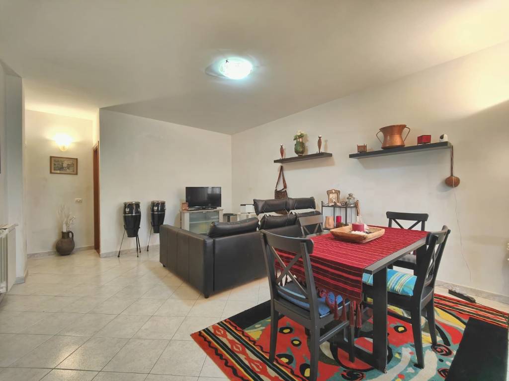 Appartamento a Campi bisenzio in Via Mille - Foto 5
