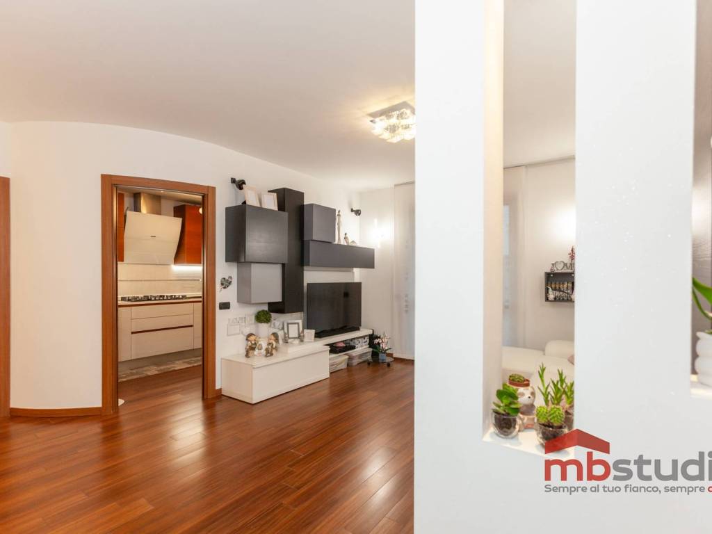 Appartamento a Lonate ceppino in Via Sally Mayer - Foto 4