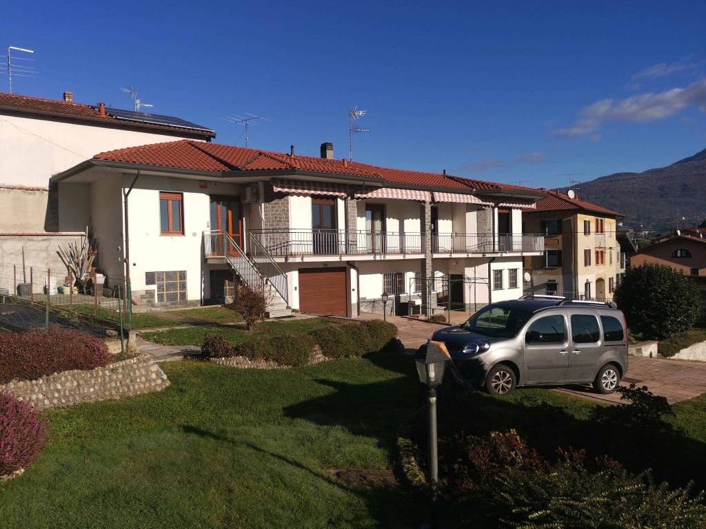 Villa a Besozzo in Via Stocchetti, 9 - Foto 2