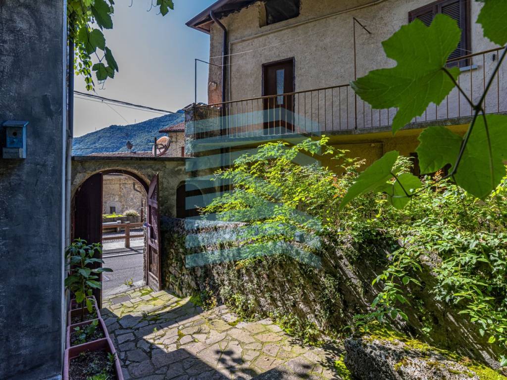 Casa indipendente a Ranzanico in Via Silvio Pellico, 103 - Foto 2