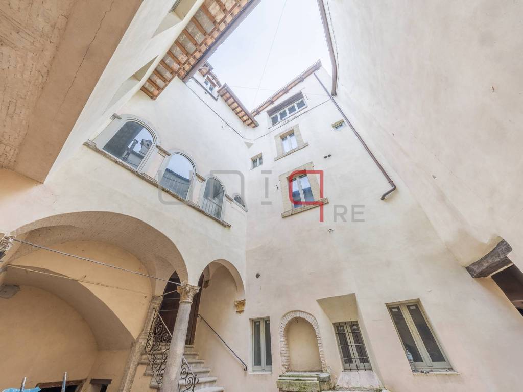 Palazzo / stabile a Spoleto in Vicolo San Filippo - Foto 2