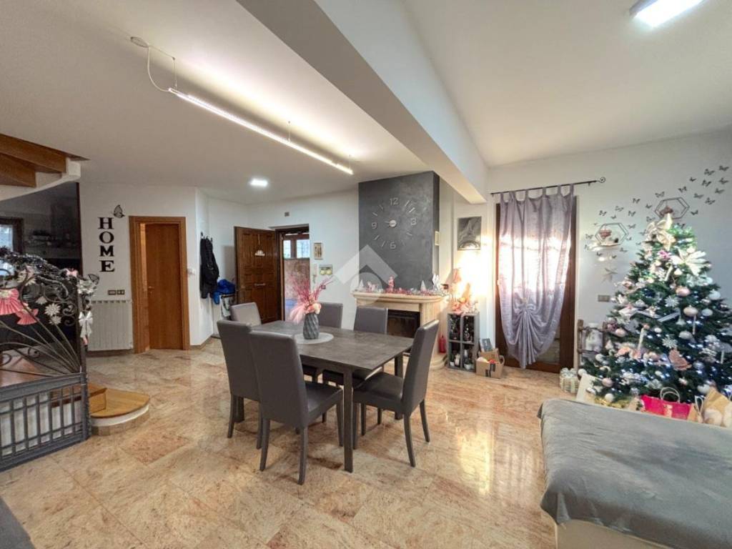 Villa a Genzano di roma in Via Giorgio Morandi, 18 - Foto 3