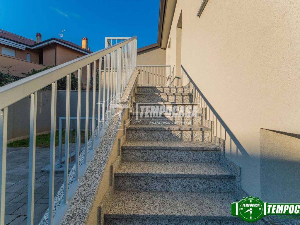 Villa a Bareggio in Via Torino 79 - Foto 4