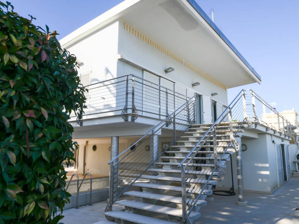 Villa a Grottammare in Lungomare della Repubblica - Foto 4