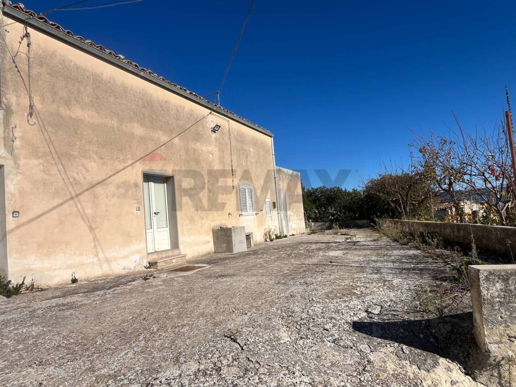 Casa indipendente a Ragusa in contrada San Giacomo - Foto 2
