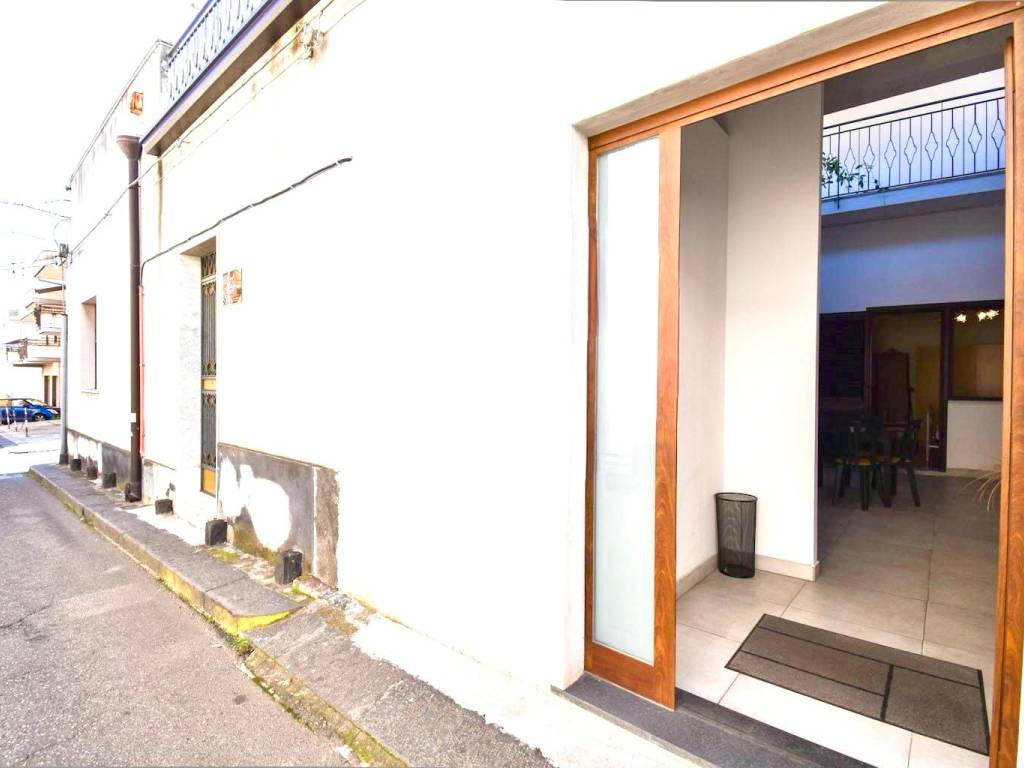Casa indipendente a Giarre in Via Giuseppe Sciuti - Foto 3