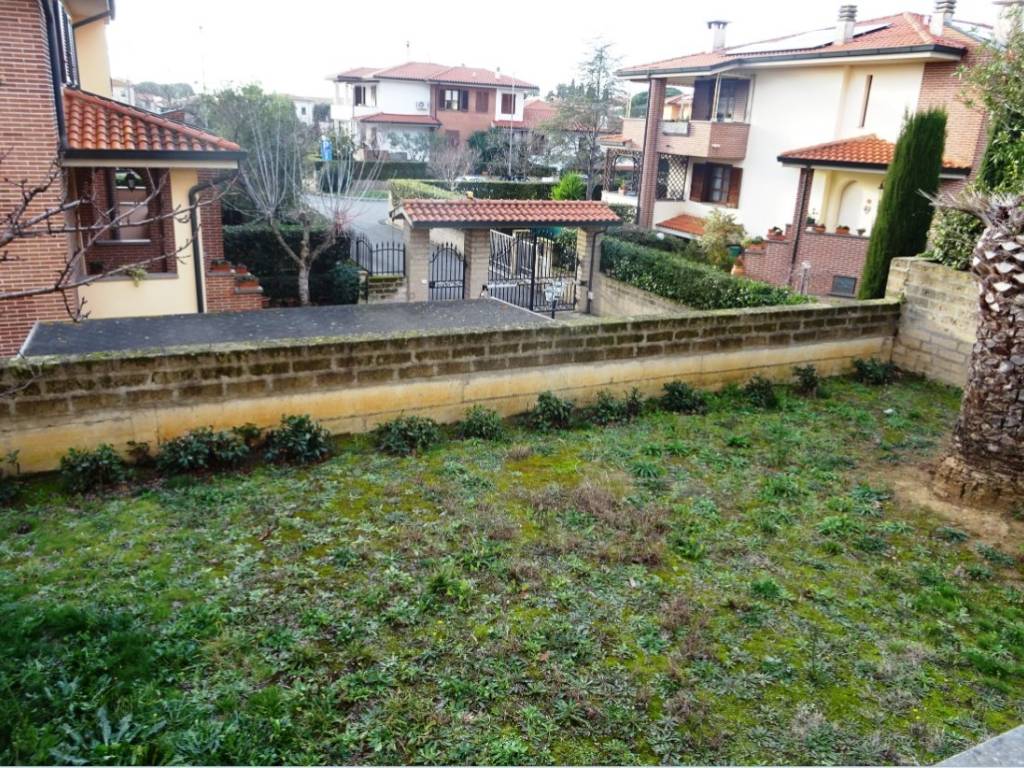 Appartamento a Cecina in Via Telemaco Signorini - Foto 5