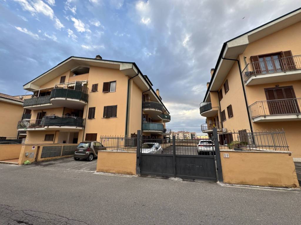 Appartamento a Guidonia montecelio in via lombardia, 1 - Foto 5