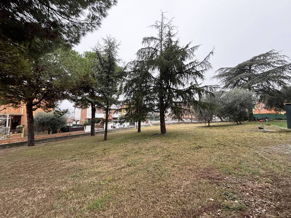 Terreno a Trecastelli in Via 2 Giugno - Foto 4