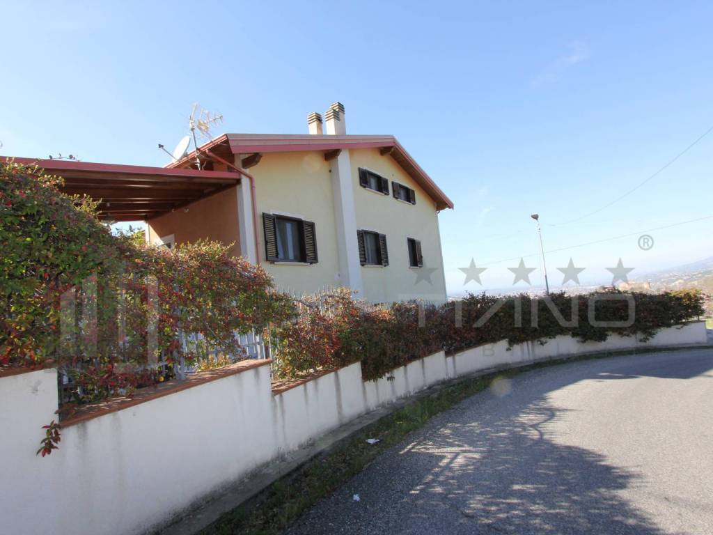 Casa indipendente a Cosenza in VIA BADESSA - Foto 5